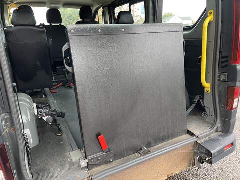 Renault Trafic Motorbilty Bus With Ramp. - U258
