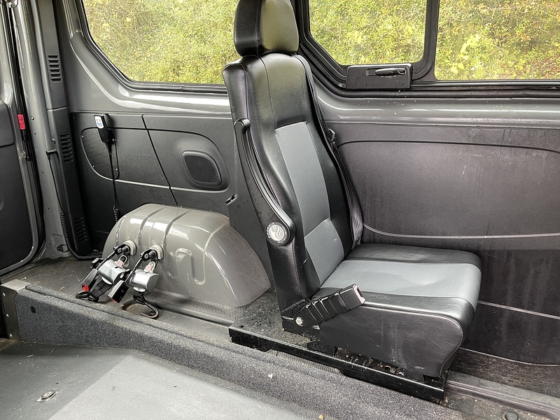 Renault Trafic Motorbilty Bus With Ramp. - U258