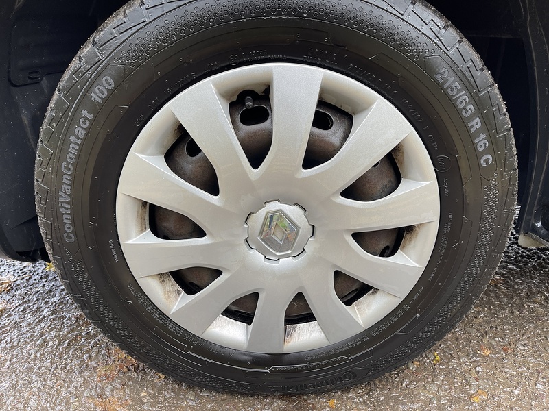 Renault Trafic Motorbilty Bus With Ramp. - U258