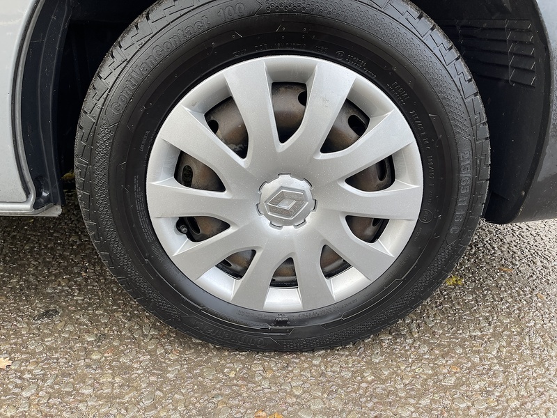 Renault Trafic Motorbilty Bus With Ramp. - U258