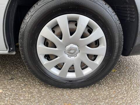 Renault Trafic Motorbilty Bus With Ramp. - U258