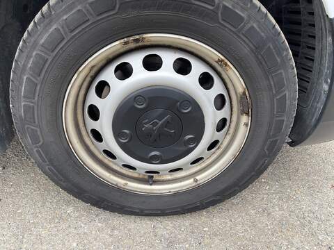 Peugeot Expert 2.0 BlueHDi 1400 Professional Premium Standard Panel Van MWB Euro 6 (s/s) 6dr - U268