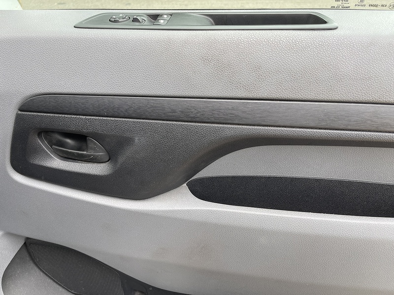 Peugeot Expert 2.0 BlueHDi 1400 Professional Premium Standard Panel Van MWB Euro 6 (s/s) 6dr - U268