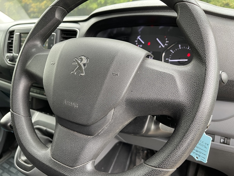 Peugeot Expert 2.0 BlueHDi 1400 Professional Premium Standard Panel Van MWB Euro 6 (s/s) 6dr - U268