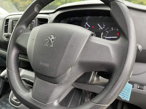 Peugeot Expert 2.0 BlueHDi 1400 Professional Premium Standard Panel Van MWB Euro 6 (s/s) 6dr - U268