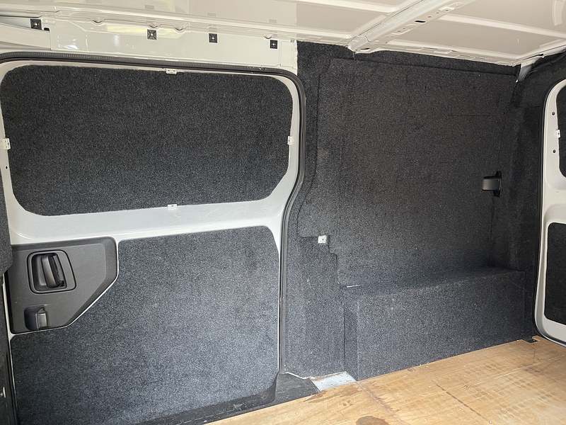 Peugeot Expert 2.0 BlueHDi 1400 Professional Premium Standard Panel Van MWB Euro 6 (s/s) 6dr - U268