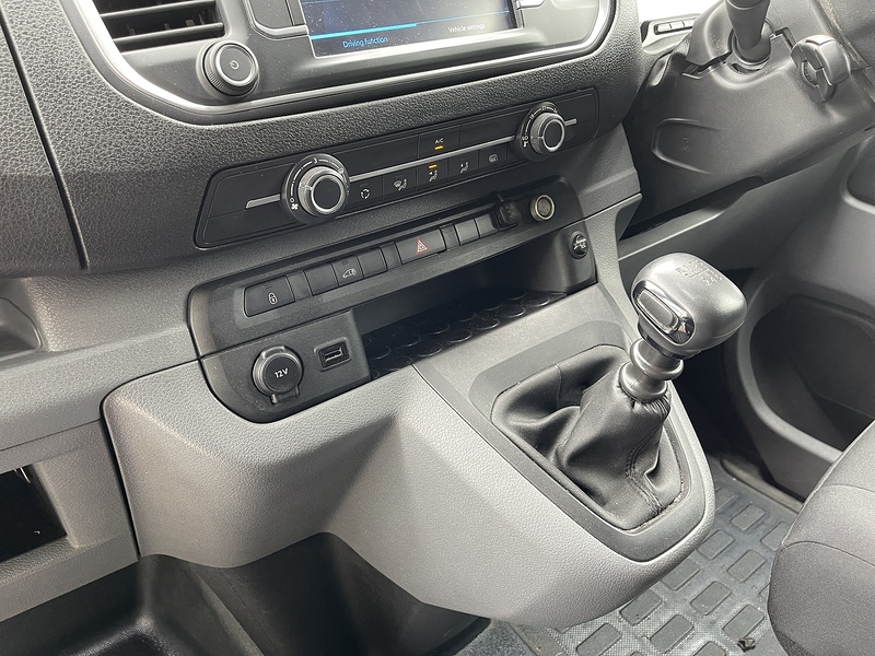 Peugeot Expert 2.0 BlueHDi 1400 Professional Premium Standard Panel Van MWB Euro 6 (s/s) 6dr - U268