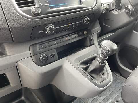 Peugeot Expert 2.0 BlueHDi 1400 Professional Premium Standard Panel Van MWB Euro 6 (s/s) 6dr - U268