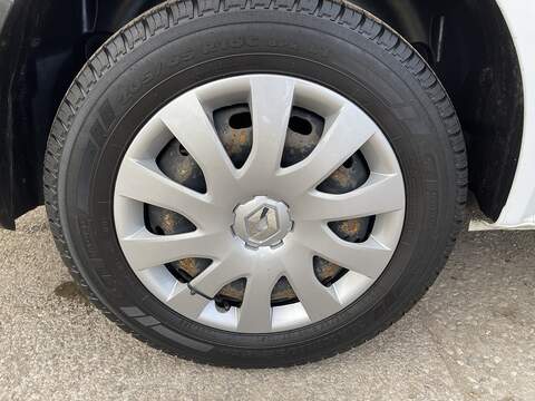 Renault Trafic 2.0 dCi ENERGY 28 Business Panel Van 5dr Diesel Manual SWB Standard Roof Euro 6 (s/s) (120 ps) - U274