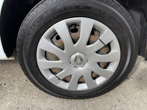 Renault Trafic 2.0 dCi ENERGY 28 Business Panel Van 5dr Diesel Manual SWB Standard Roof Euro 6 (s/s) (120 ps) - U274