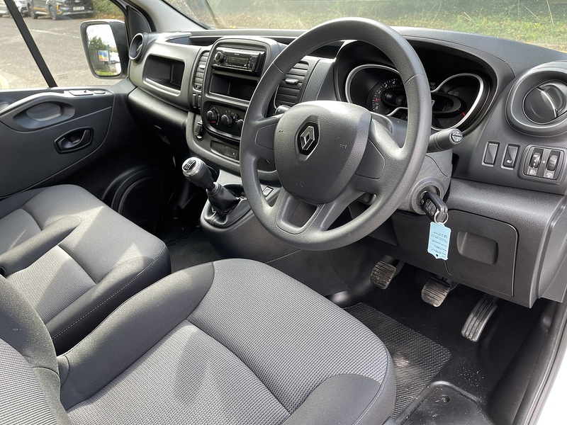 Renault Trafic 2.0 dCi ENERGY 28 Business Panel Van 5dr Diesel Manual SWB Standard Roof Euro 6 (s/s) (120 ps) - U274
