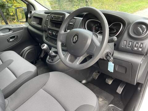 Renault Trafic 2.0 dCi ENERGY 28 Business Panel Van 5dr Diesel Manual SWB Standard Roof Euro 6 (s/s) (120 ps) - U274