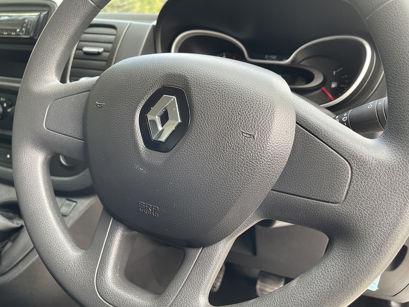 Renault Trafic 2.0 dCi ENERGY 28 Business Panel Van 5dr Diesel Manual SWB Standard Roof Euro 6 (s/s) (120 ps) - U274