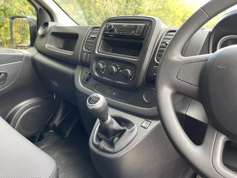 Renault Trafic 2.0 dCi ENERGY 28 Business Panel Van 5dr Diesel Manual SWB Standard Roof Euro 6 (s/s) (120 ps) - U274