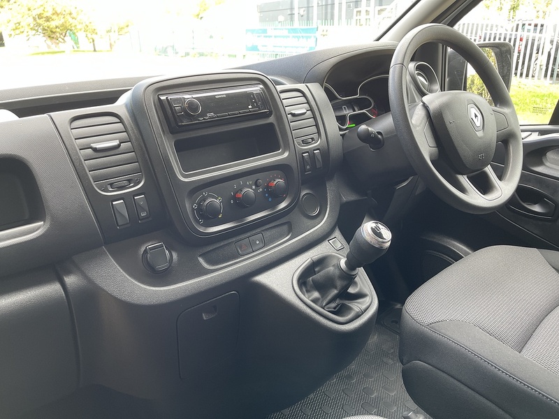 Renault Trafic 2.0 dCi ENERGY 28 Business Panel Van 5dr Diesel Manual SWB Standard Roof Euro 6 (s/s) (120 ps) - U274