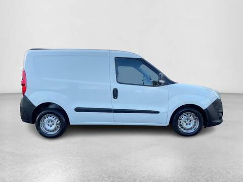 Vauxhall Combo 1.3 CDTi 2000 16v Panel Van 3dr Diesel Manual FWD L1 H1 (133 g/km, 89 bhp) - U282
