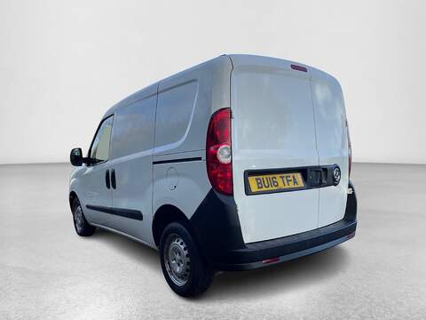 Vauxhall Combo 1.3 CDTi 2000 16v Panel Van 3dr Diesel Manual FWD L1 H1 (133 g/km, 89 bhp) - U282