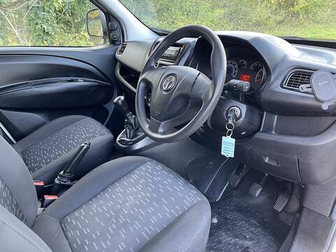 Vauxhall Combo 1.3 CDTi 2000 16v Panel Van 3dr Diesel Manual FWD L1 H1 (133 g/km, 89 bhp) - U282