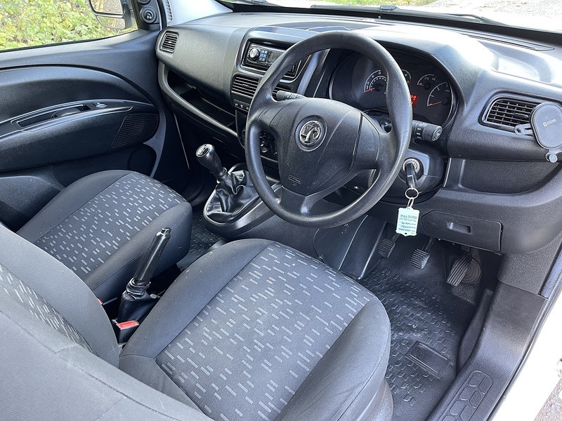 Vauxhall Combo 1.3 CDTi 2000 16v Panel Van 3dr Diesel Manual FWD L1 H1 (133 g/km, 89 bhp) - U282