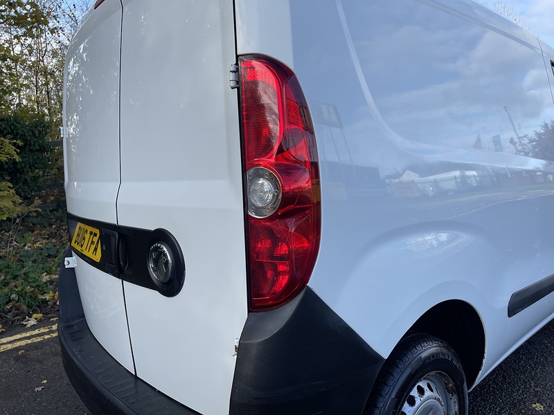 Vauxhall Combo 1.3 CDTi 2000 16v Panel Van 3dr Diesel Manual FWD L1 H1 (133 g/km, 89 bhp) - U282