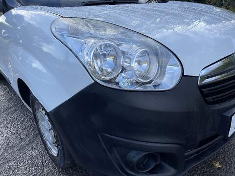 Vauxhall Combo 1.3 CDTi 2000 16v Panel Van 3dr Diesel Manual FWD L1 H1 (133 g/km, 89 bhp) - U282