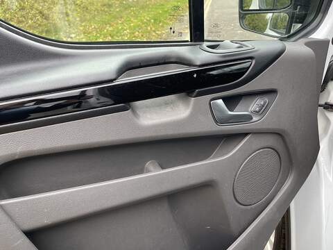 Ford Transit Custom Transit Custom Limited Panel Van 1 Manual Diesel - U290