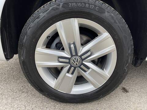 Volkswagen Transporter Shuttle 2.0 TDI SE DSG LWB Euro 6 (s/s) 5dr - U300