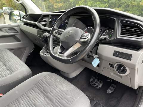 Volkswagen Transporter Shuttle 2.0 TDI SE DSG LWB Euro 6 (s/s) 5dr - U300