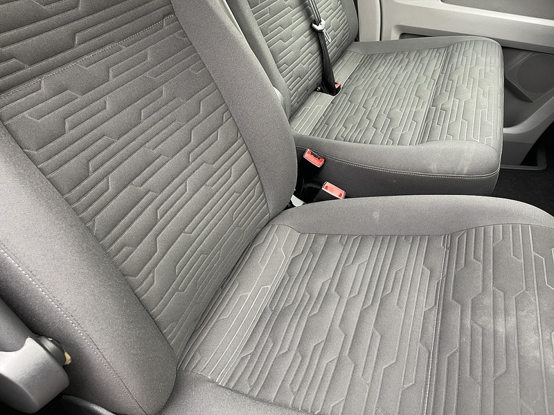 Volkswagen Transporter Shuttle 2.0 TDI SE DSG LWB Euro 6 (s/s) 5dr - U300