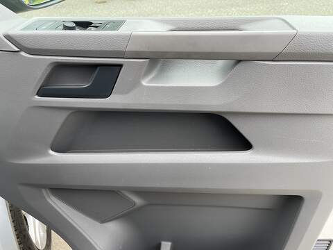 Volkswagen Transporter Shuttle 2.0 TDI SE DSG LWB Euro 6 (s/s) 5dr - U300