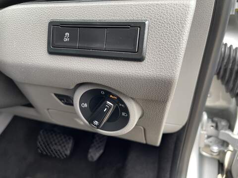 Volkswagen Transporter Shuttle 2.0 TDI SE DSG LWB Euro 6 (s/s) 5dr - U300