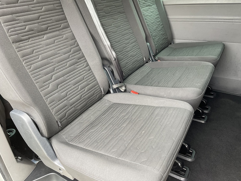 Volkswagen Transporter Shuttle 2.0 TDI SE DSG LWB Euro 6 (s/s) 5dr - U300