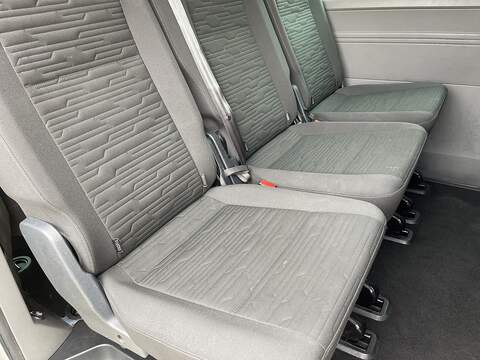 Volkswagen Transporter Shuttle 2.0 TDI SE DSG LWB Euro 6 (s/s) 5dr - U300