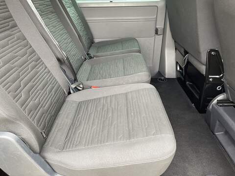 Volkswagen Transporter Shuttle 2.0 TDI SE DSG LWB Euro 6 (s/s) 5dr - U300