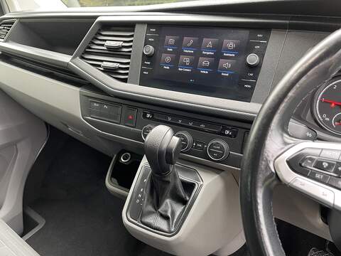 Volkswagen Transporter Shuttle 2.0 TDI SE DSG LWB Euro 6 (s/s) 5dr - U300