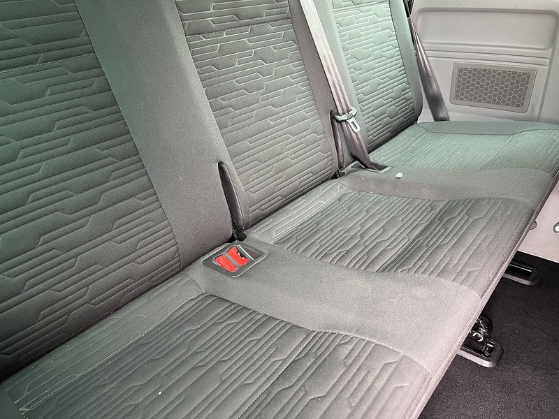 Volkswagen Transporter Shuttle 2.0 TDI SE DSG LWB Euro 6 (s/s) 5dr - U300