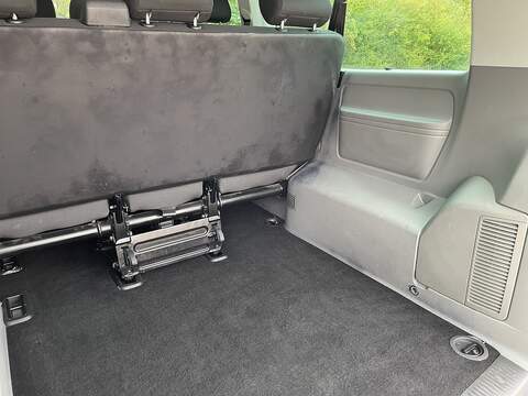 Volkswagen Transporter Shuttle 2.0 TDI SE DSG LWB Euro 6 (s/s) 5dr - U300