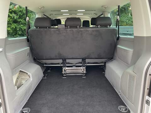 Volkswagen Transporter Shuttle 2.0 TDI SE DSG LWB Euro 6 (s/s) 5dr - U300