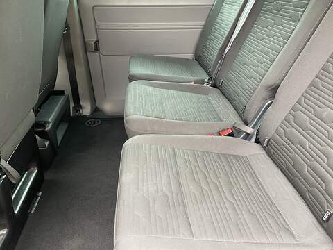 Volkswagen Transporter Shuttle 2.0 TDI SE DSG LWB Euro 6 (s/s) 5dr - U300