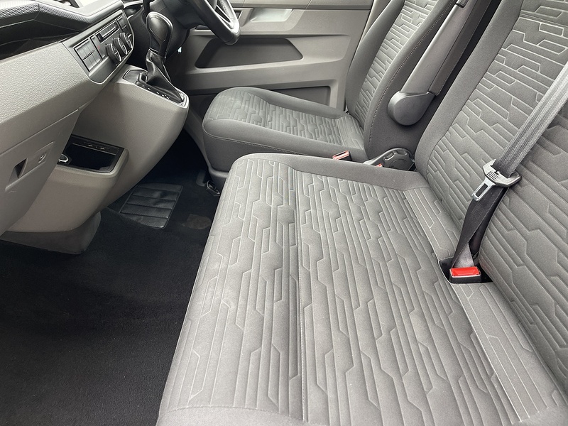 Volkswagen Transporter Shuttle 2.0 TDI SE DSG LWB Euro 6 (s/s) 5dr - U300