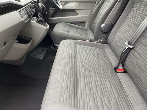 Volkswagen Transporter Shuttle 2.0 TDI SE DSG LWB Euro 6 (s/s) 5dr - U300