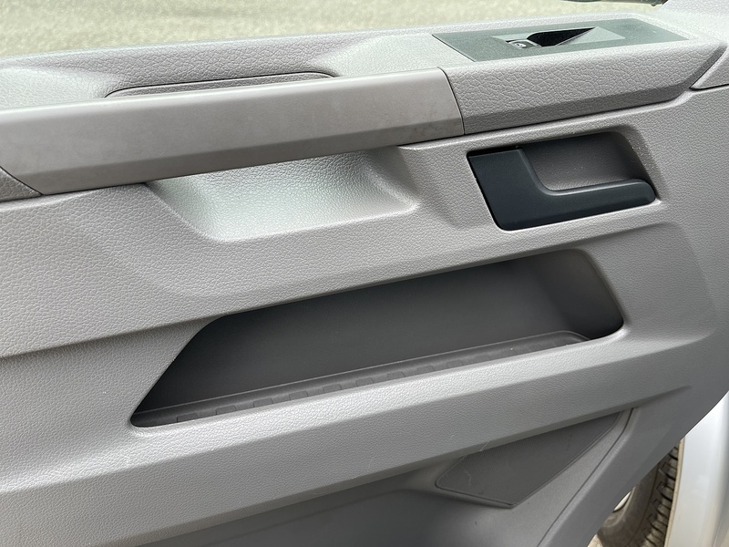 Volkswagen Transporter Shuttle 2.0 TDI SE DSG LWB Euro 6 (s/s) 5dr - U300