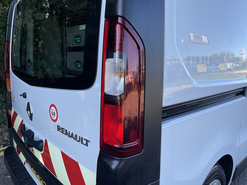 Renault Trafic 2.0 dCi ENERGY 30 Business SWB Standard Roof Euro 6 (s/s) 5dr - U303