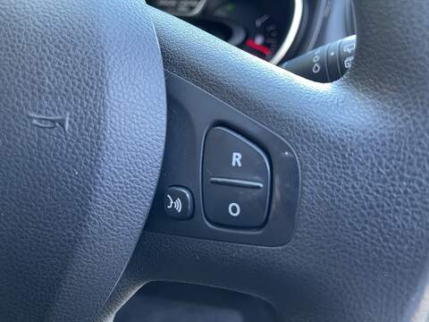 Renault Trafic 2.0 dCi ENERGY 30 Business SWB Standard Roof Euro 6 (s/s) 5dr - U303