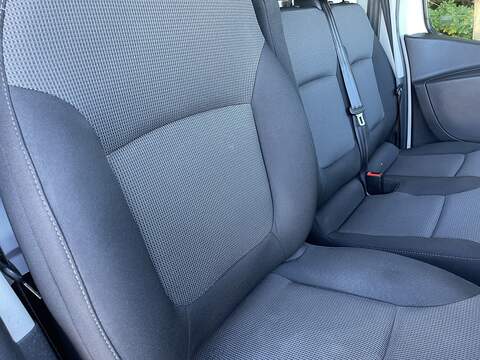 Renault Trafic 2.0 dCi ENERGY 30 Business SWB Standard Roof Euro 6 (s/s) 5dr - U303