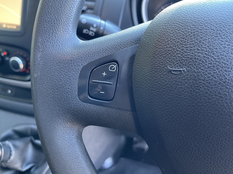 Renault Trafic 2.0 dCi ENERGY 30 Business SWB Standard Roof Euro 6 (s/s) 5dr - U303