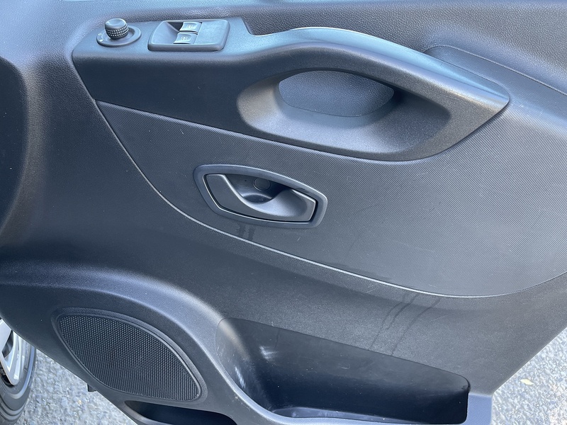 Renault Trafic 2.0 dCi ENERGY 30 Business SWB Standard Roof Euro 6 (s/s) 5dr - U303