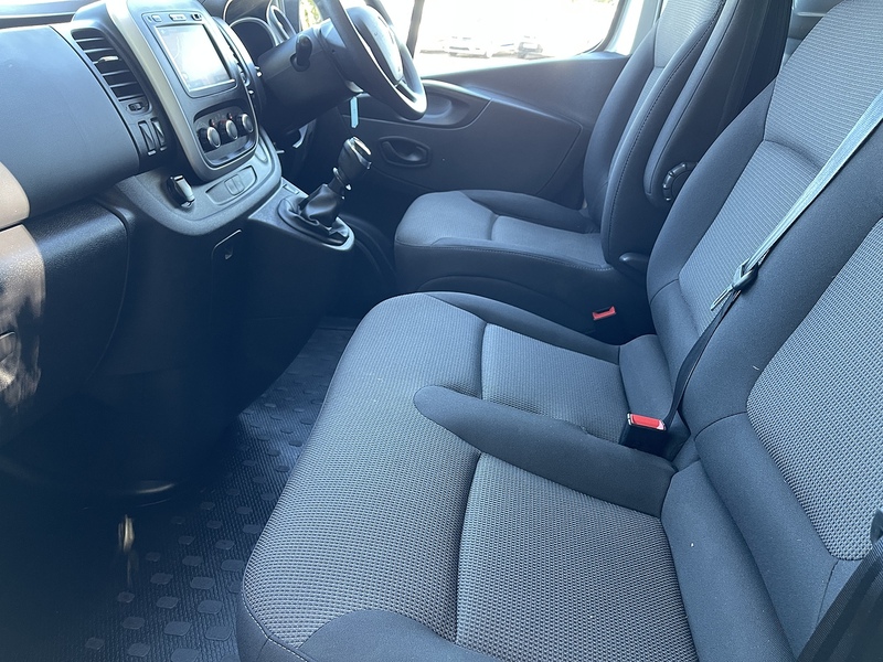 Renault Trafic 2.0 dCi ENERGY 30 Business SWB Standard Roof Euro 6 (s/s) 5dr - U303