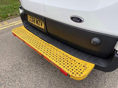 Ford Transit 2.0 350 EcoBlue FWD L2 H3 Euro 6 5dr - U305