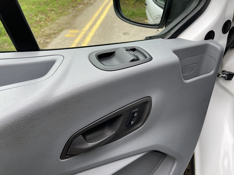 Ford Transit 2.0 350 EcoBlue FWD L2 H3 Euro 6 5dr - U305